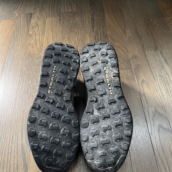 Adidas Five Ten shoes - Picture 5 of 6